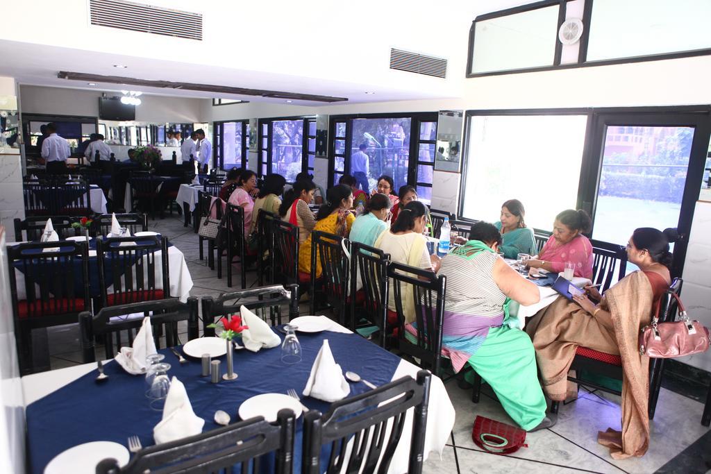 Hotel Ekant Faridabad Exterior photo
