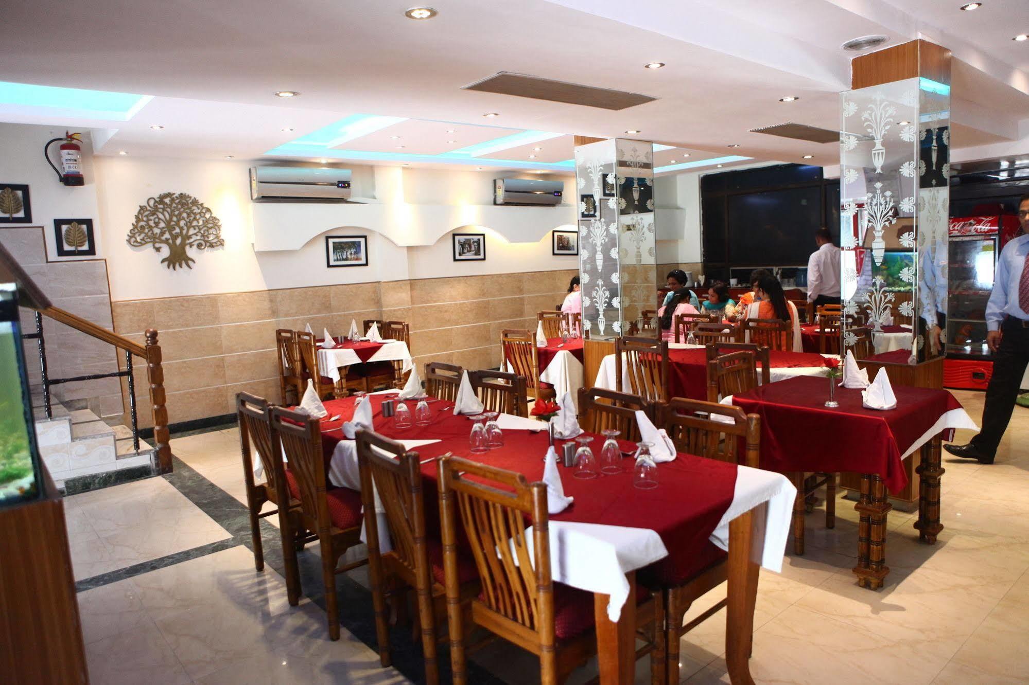Hotel Ekant Faridabad Exterior photo