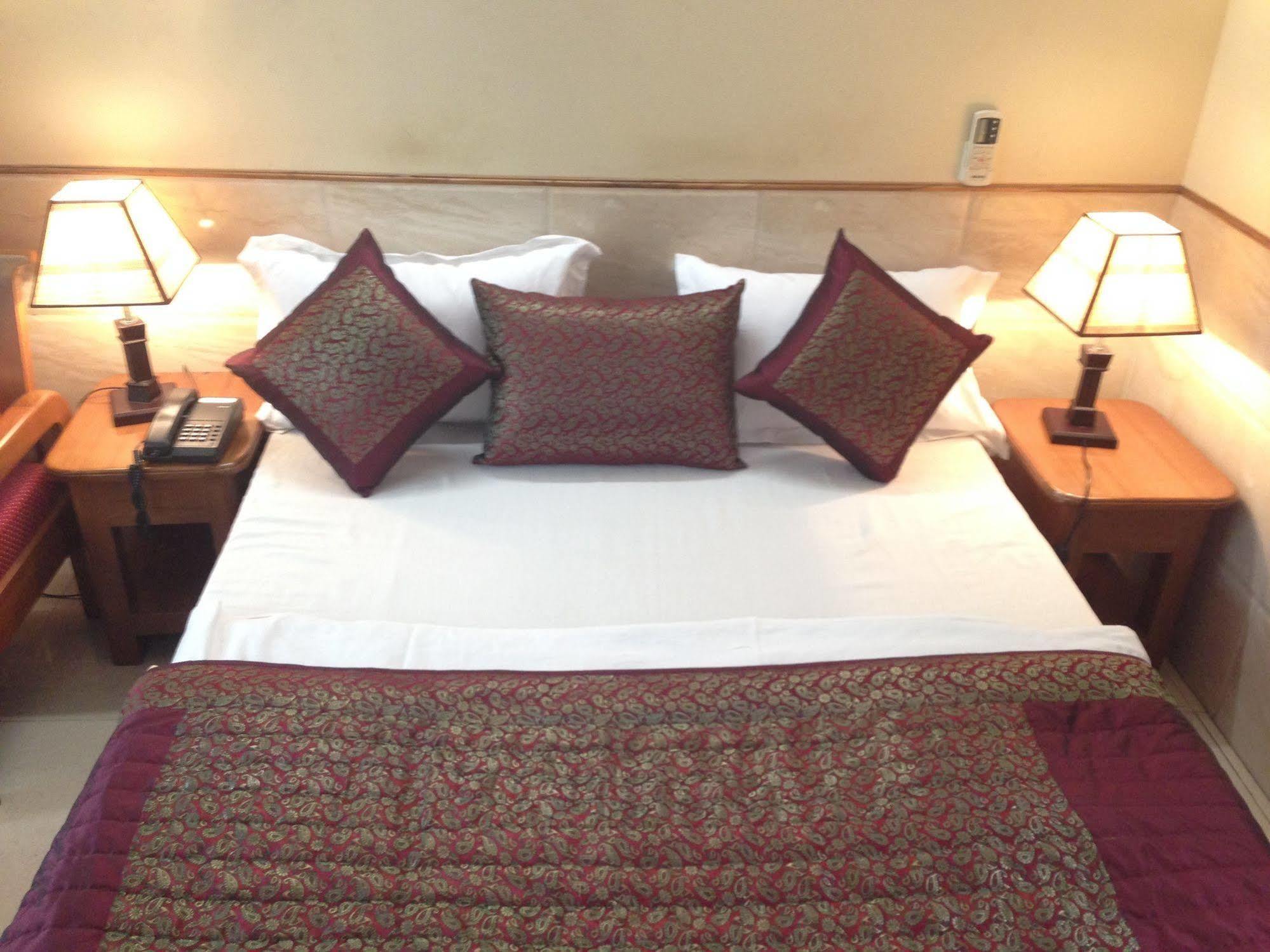 Hotel Ekant Faridabad Exterior photo