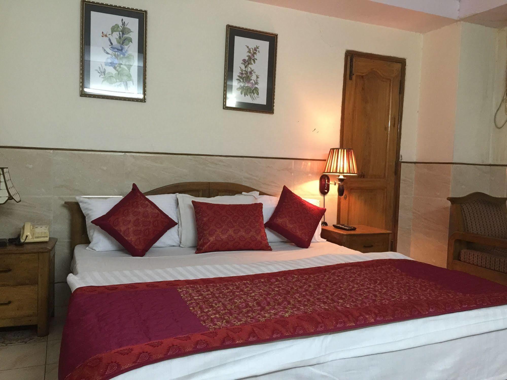 Hotel Ekant Faridabad Exterior photo