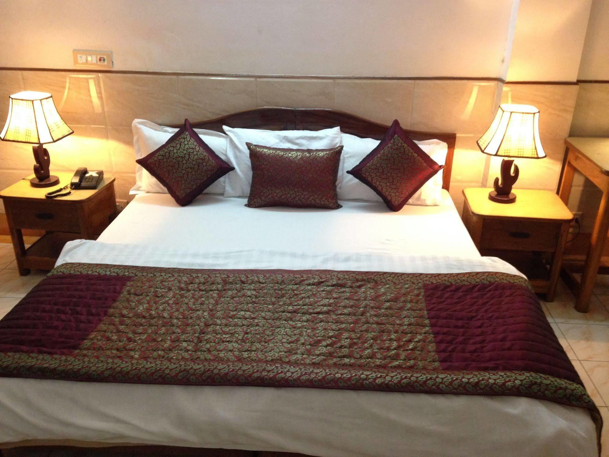 Hotel Ekant Faridabad Exterior photo