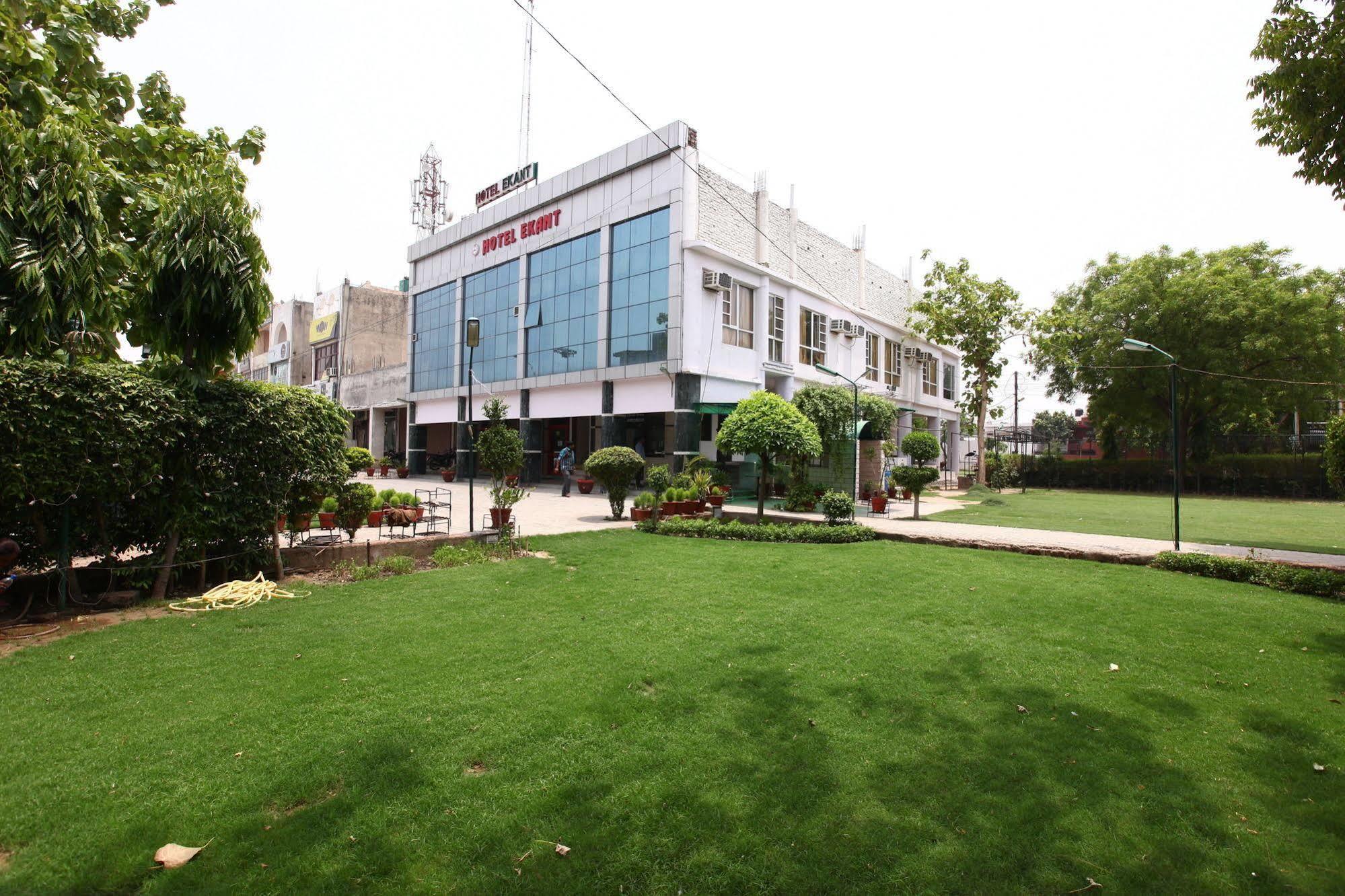 Hotel Ekant Faridabad Exterior photo